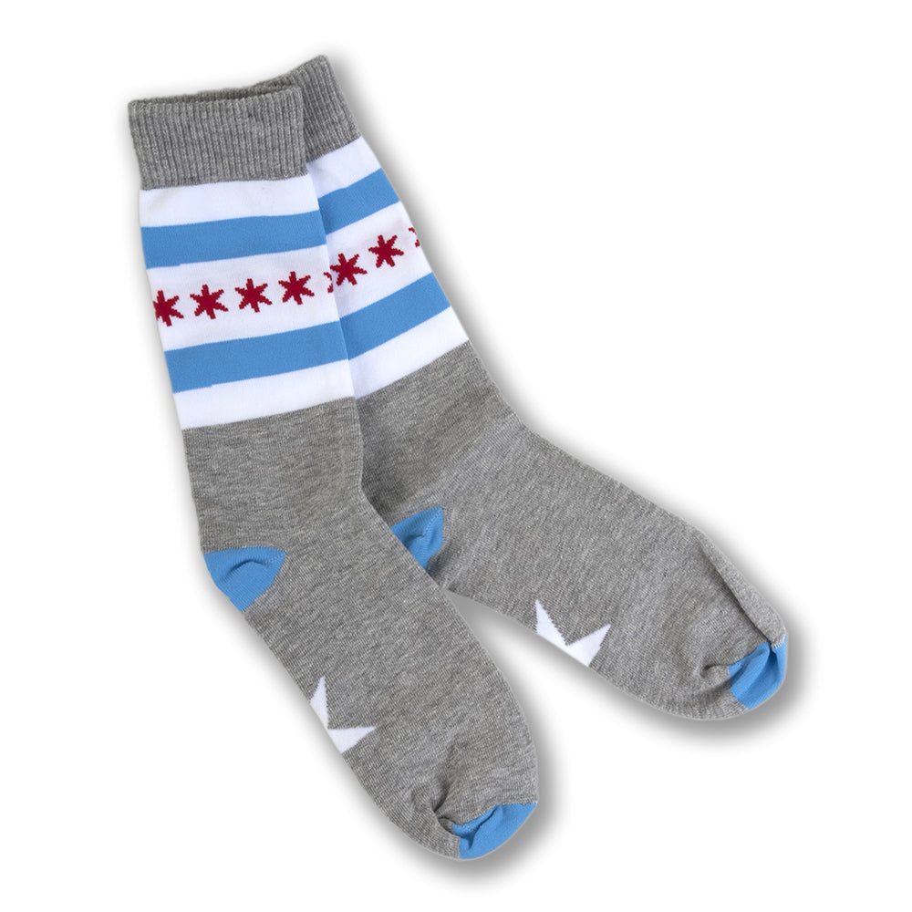http://neighborlyshop.com/cdn/shop/products/transittees-chicago-flag-crew-socks-souvenir-grey-heather.jpg?v=1584457714