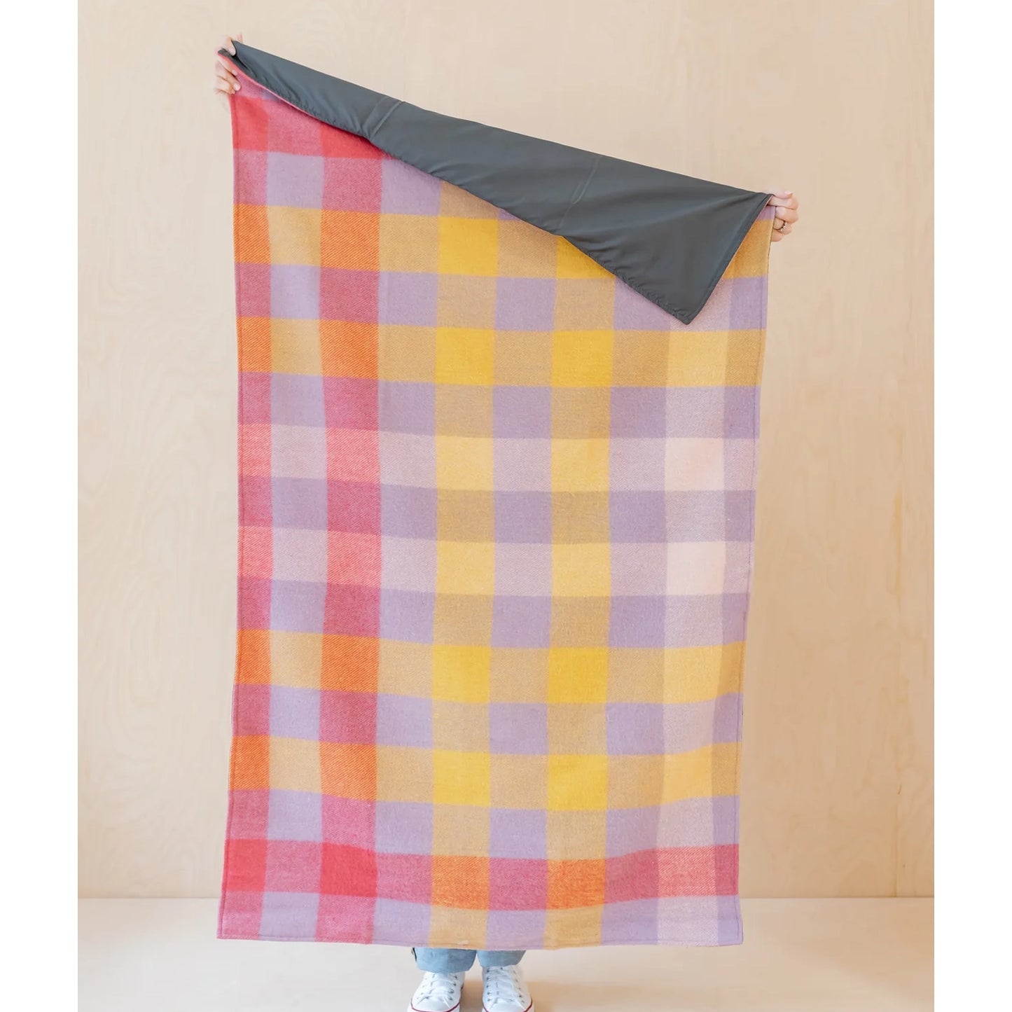 Small Recycled Wool Lilac Gradient Gingham Plaid Picnic Throw Blanket