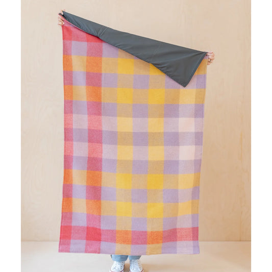 Small Recycled Wool Lilac Gradient Gingham Plaid Picnic Throw Blanket