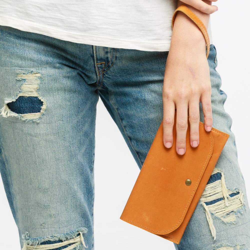 Mare Leather Phone Wallet Clutch