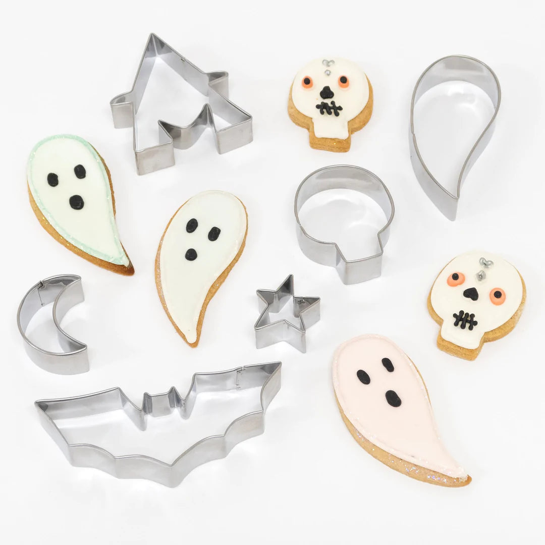 6 Piece Halloween Cookie Cutter Set – Fun Shapes For Spooky Baking & Decorating